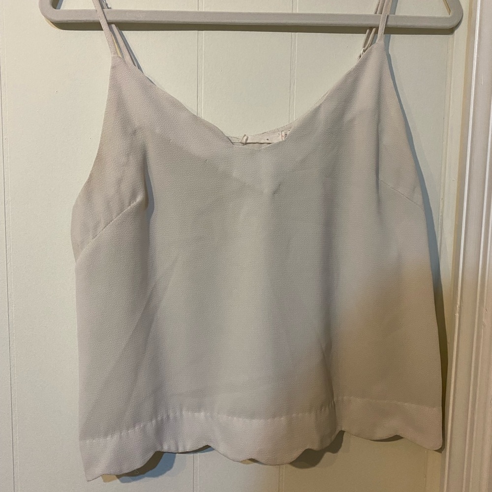 Scalloped tank